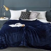 1pc Navy Fleece Throw Blanket for Couch And Sofa, Soft And Fuzzy Blankets for All Seasons, Thick And Warm Fluffy Fleece Throw Blankets