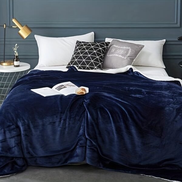 1pc Navy Fleece Throw Blanket for Couch And Sofa, Soft And Fuzzy Blankets for All Seasons, Thick And Warm Fluffy Fleece Throw Blankets