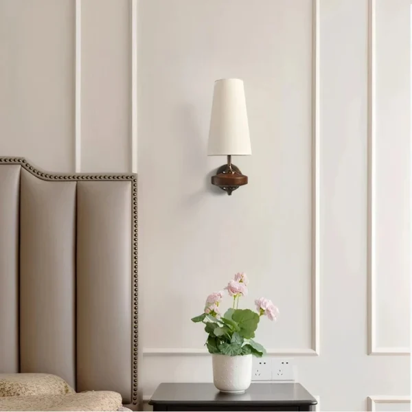 French Vintage Solid Wood Wall Lamp Retro Luxury Ambient Background Light for Bedroom Bedside Lighting