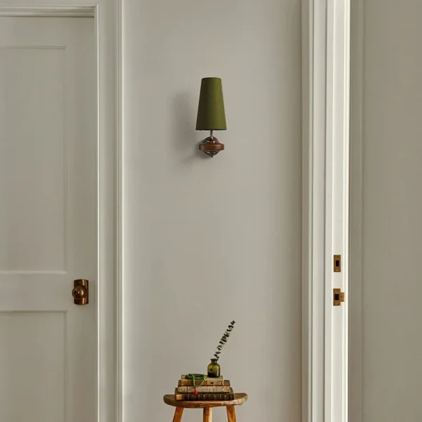 French Vintage Solid Wood Wall Lamp Retro Luxury Ambient Background Light for Bedroom Bedside Lighting
