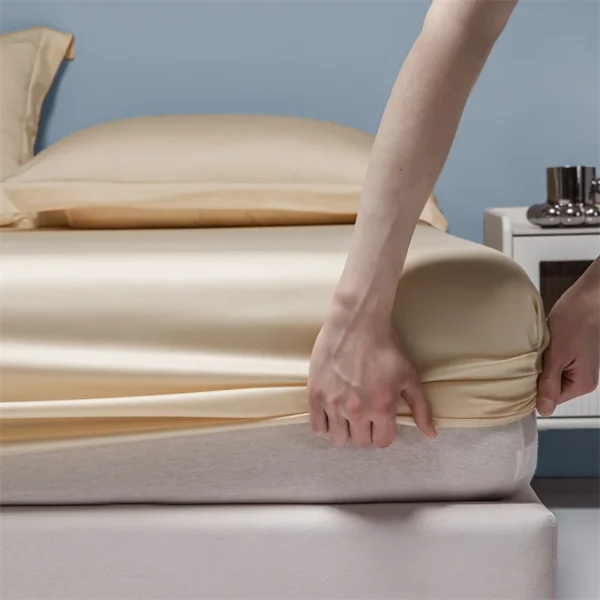 1000 Thread Count Egyptian Cotton Bedsheet Set – Queen (150×200cm)